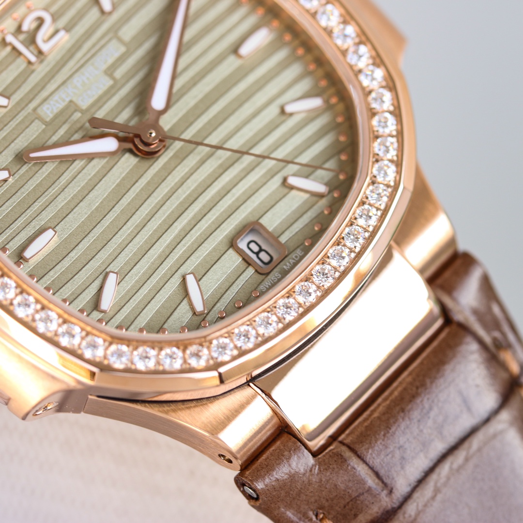 PATEK PHILIPPE NAUTILUS 7118 35.2mm