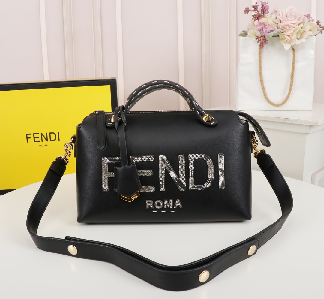 FendiF1133JQE002 28*12*17  cm