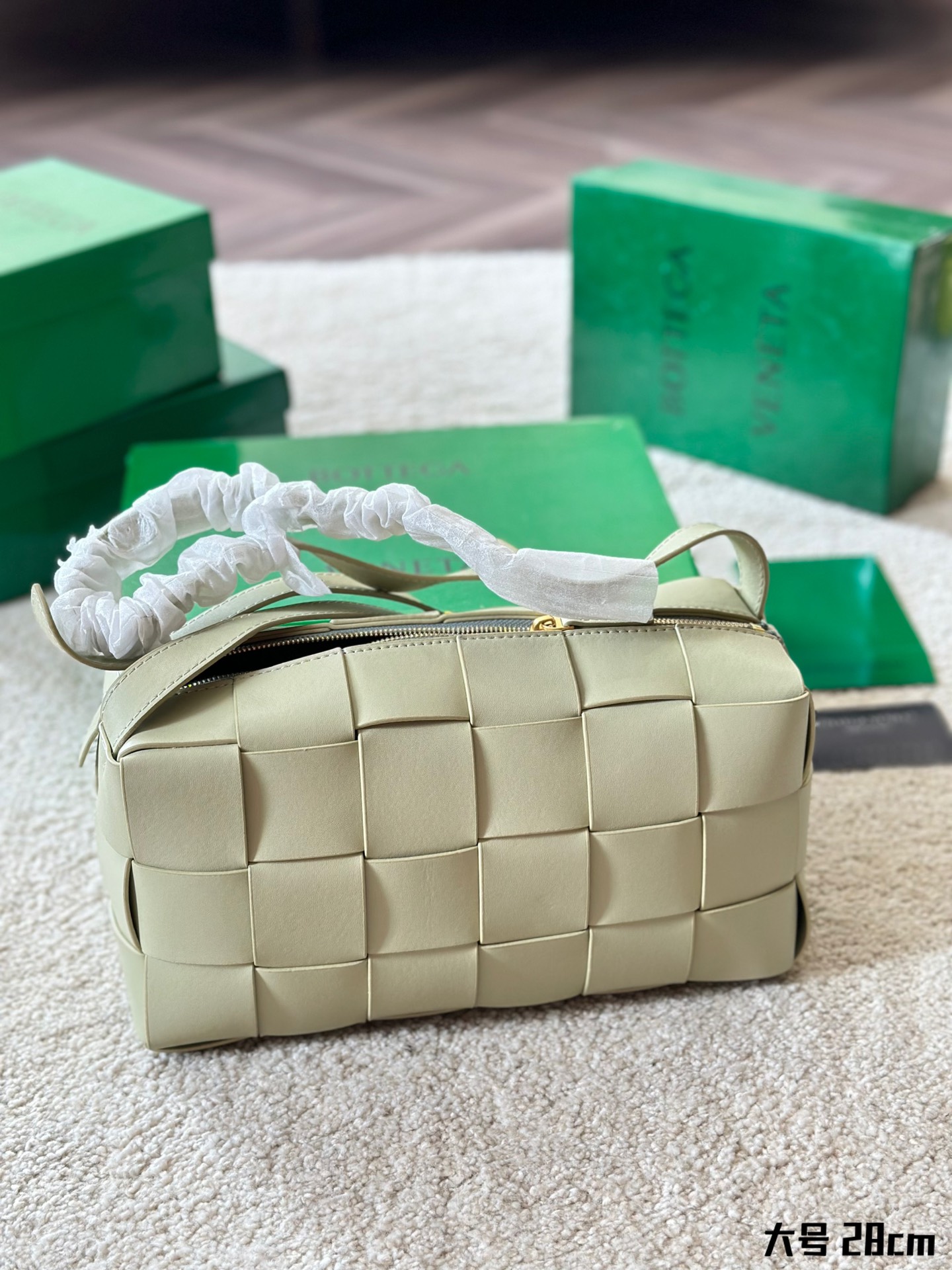 Bottega Veneta Cassette Bag 004 DB551 28cm