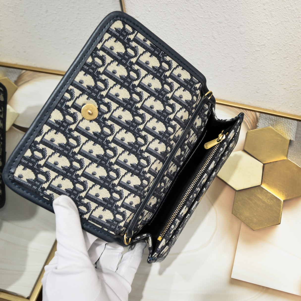 2-IN-1 30 Montaigne Pouch 9999 LM041 19cm