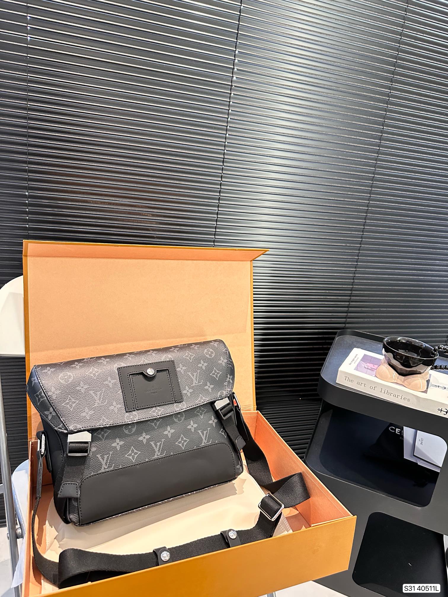 LV Voyager Bag 40511 LLS022 28cm