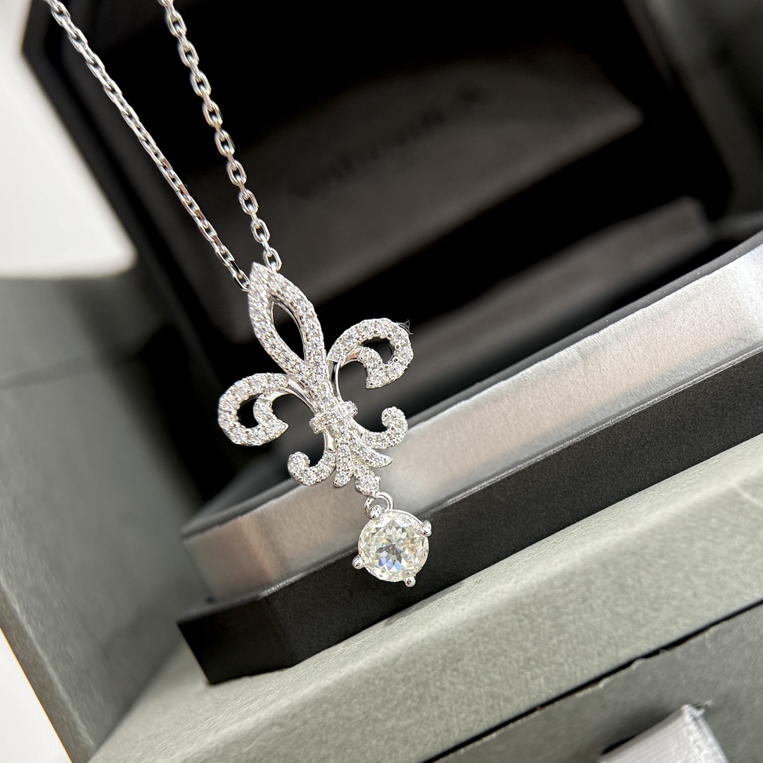 Tiffany & Co. Necklace 001