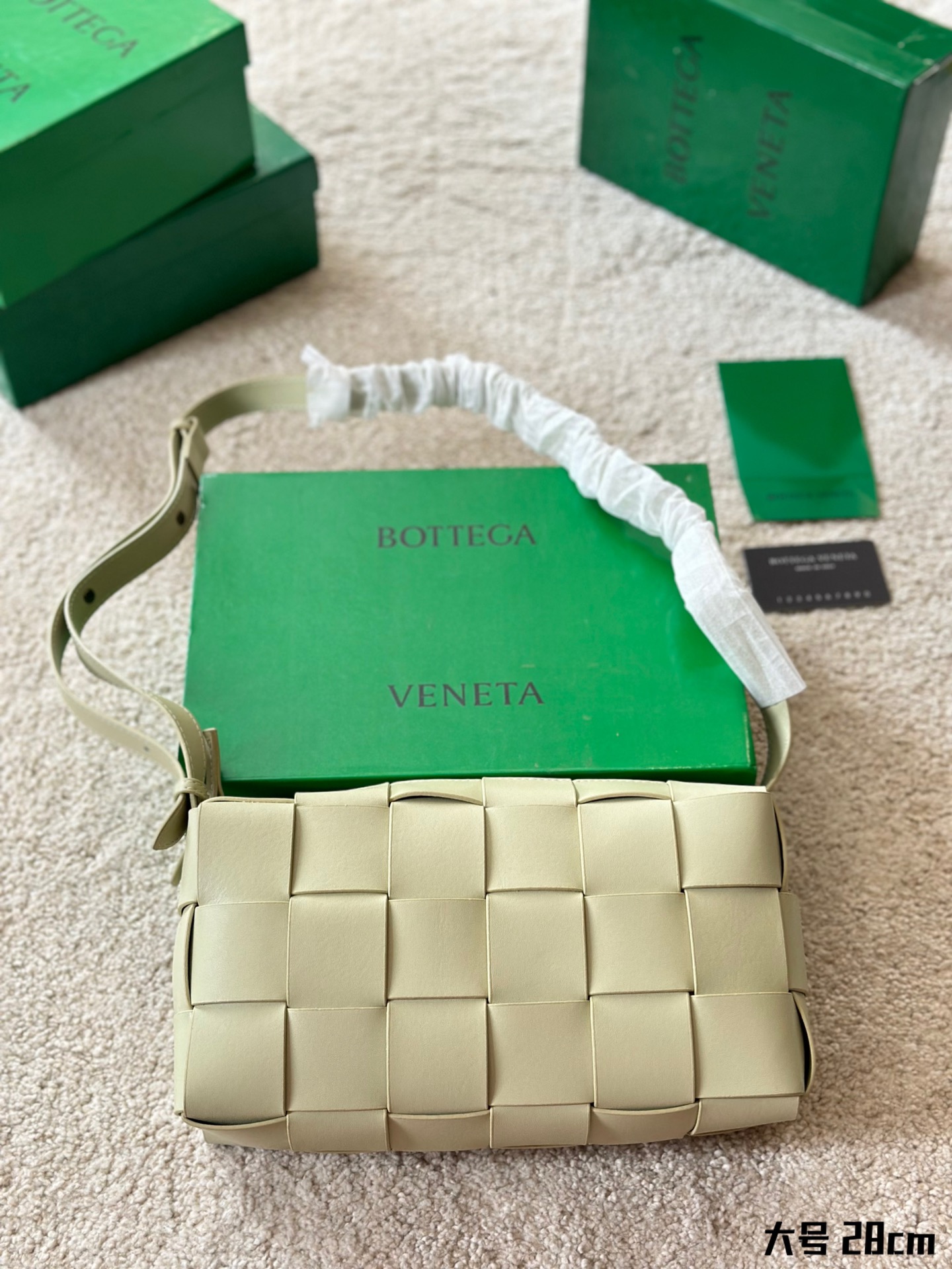 Bottega Veneta Cassette Bag 004 DB551 28cm