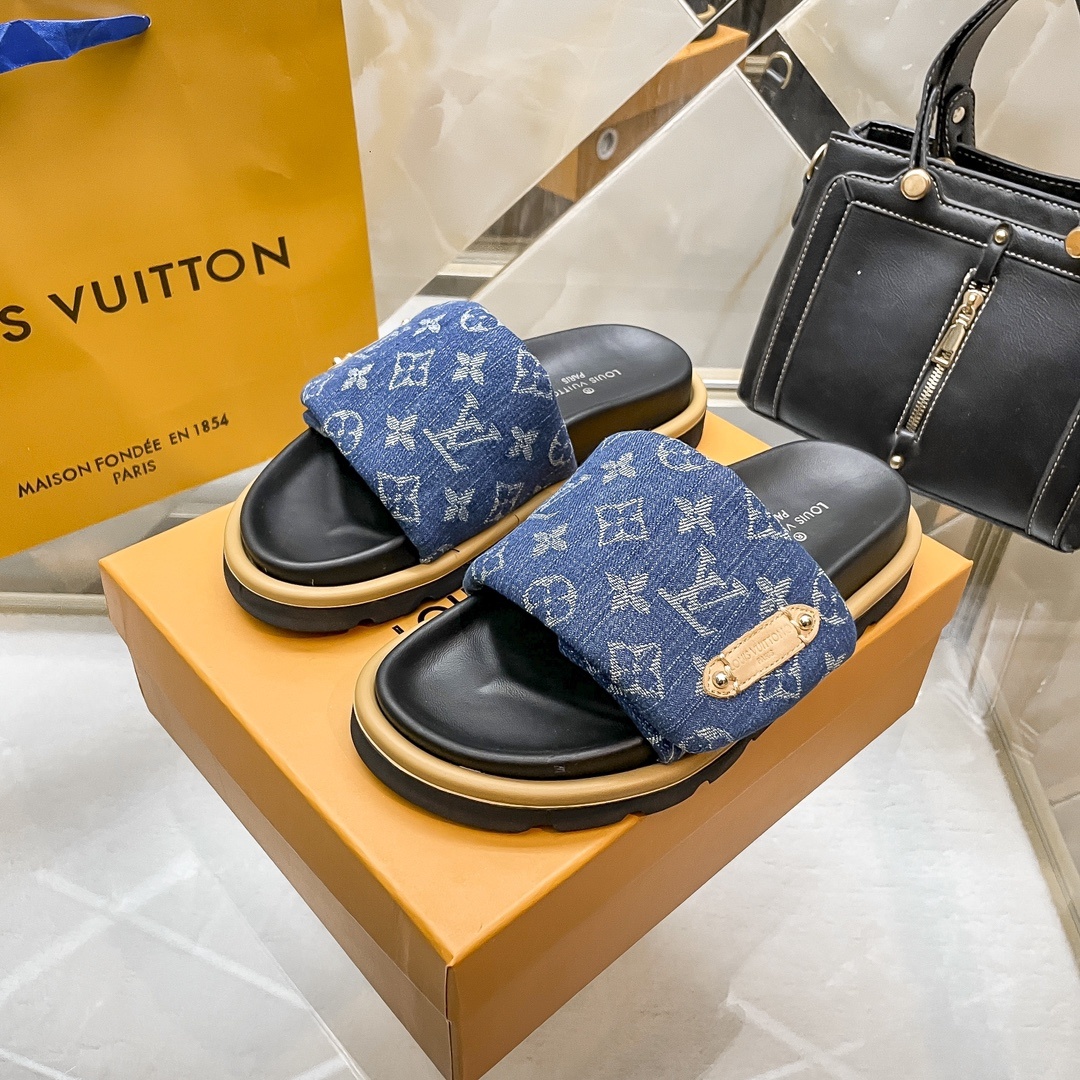 Louis Vuitton Shoes Bread slippers for couples