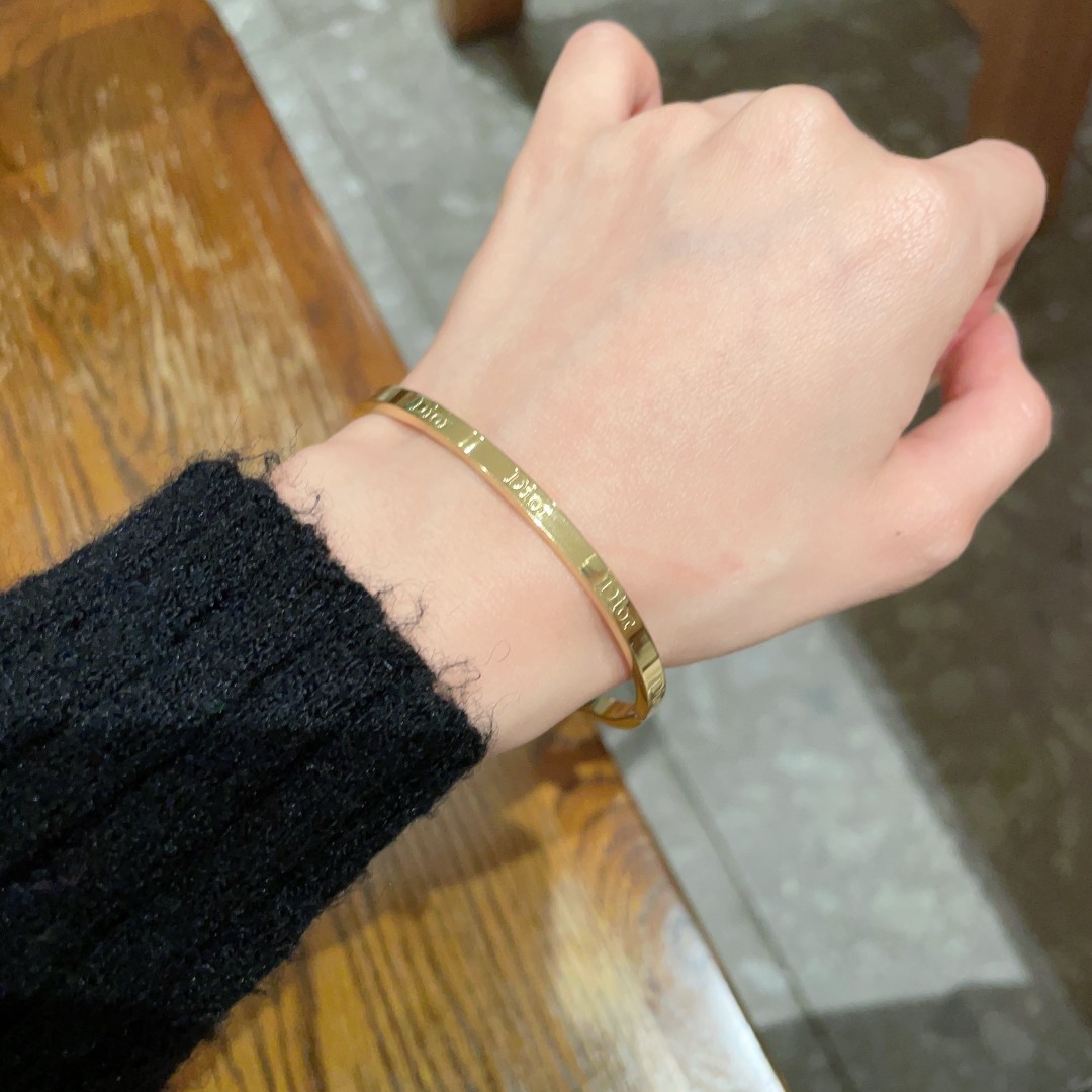 Dior Jewelry Bangle Dior salt can be sweet new color bracelet