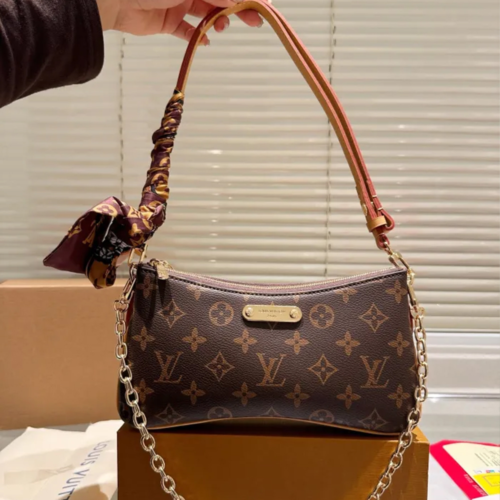 LV Liv pochette SSQ091  24cm