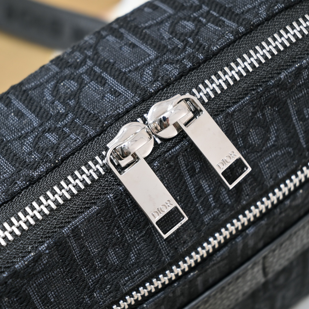 Dior Safari Messenger Bag 1020 XB081 22cm