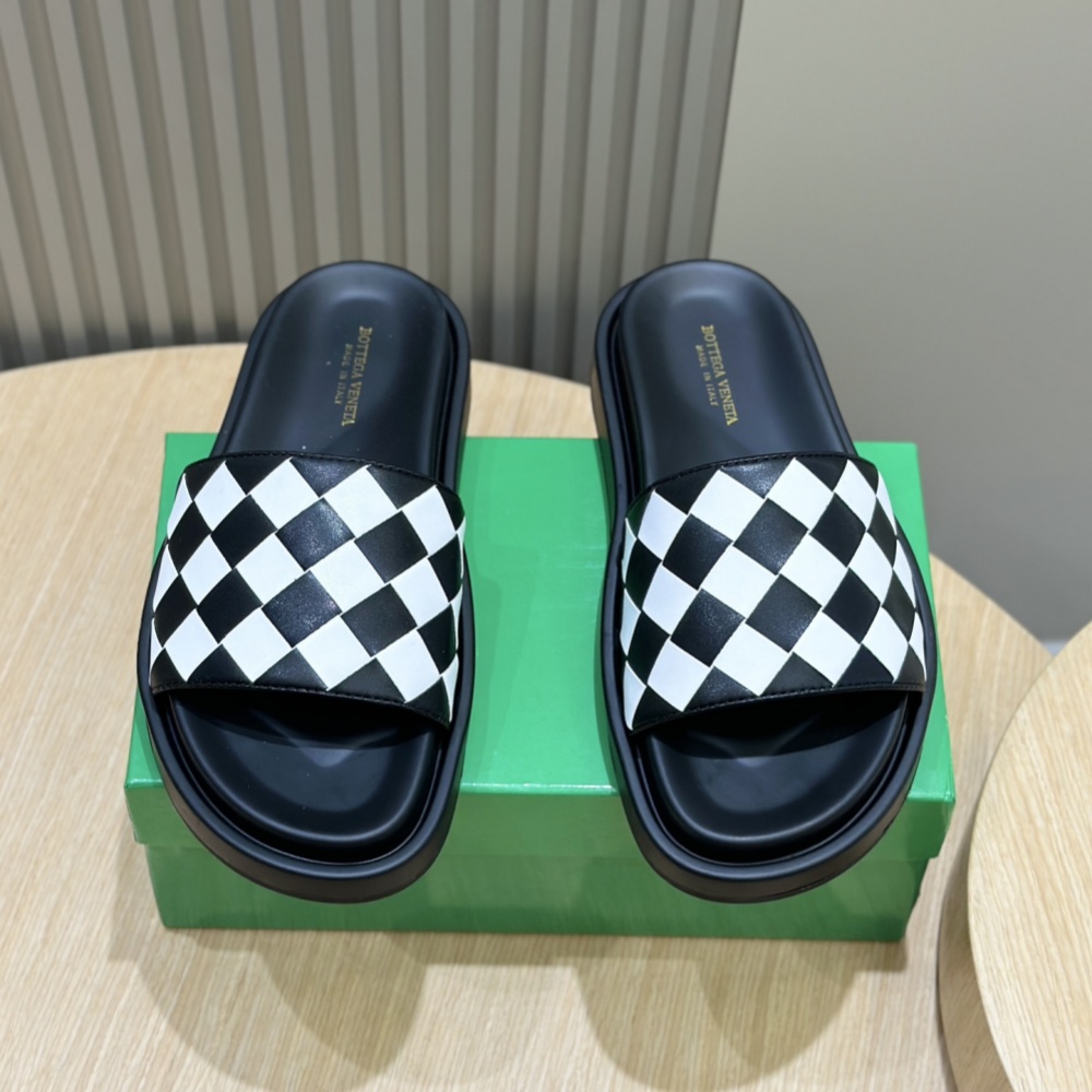 Bottega Veneta Shoes Slippers Cowhide