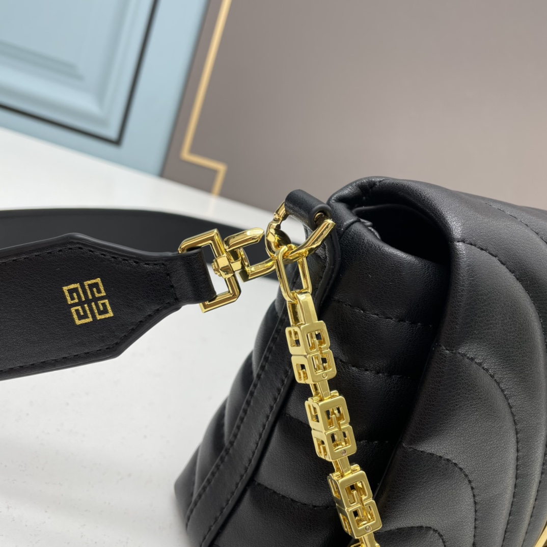 Small 4G Soft Chain Bag Black gold 8669 LM012 25cm