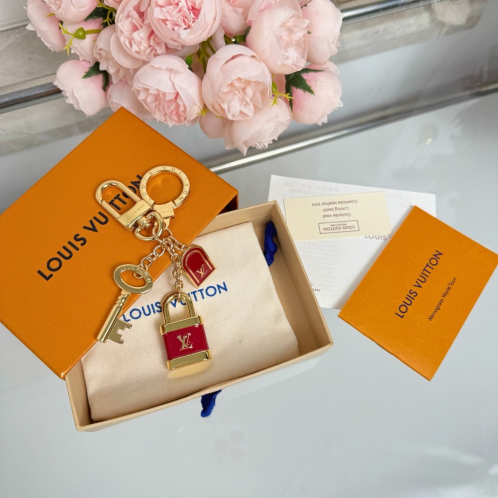 Louis Vuitton Key Chain Lock Key Brand Multi-Element Chain Pendant Keychain Pendant Accessories