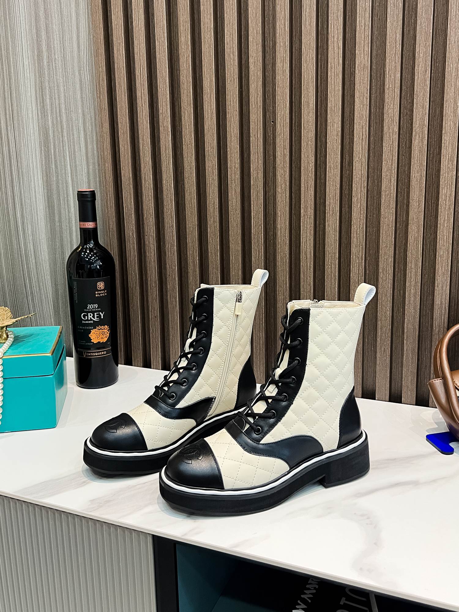 Chanel 021 boots XM023