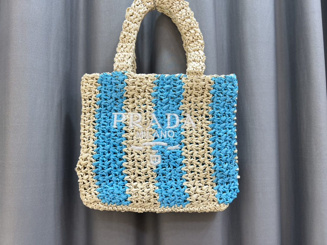 Prada 393 Blue LM031 24cm