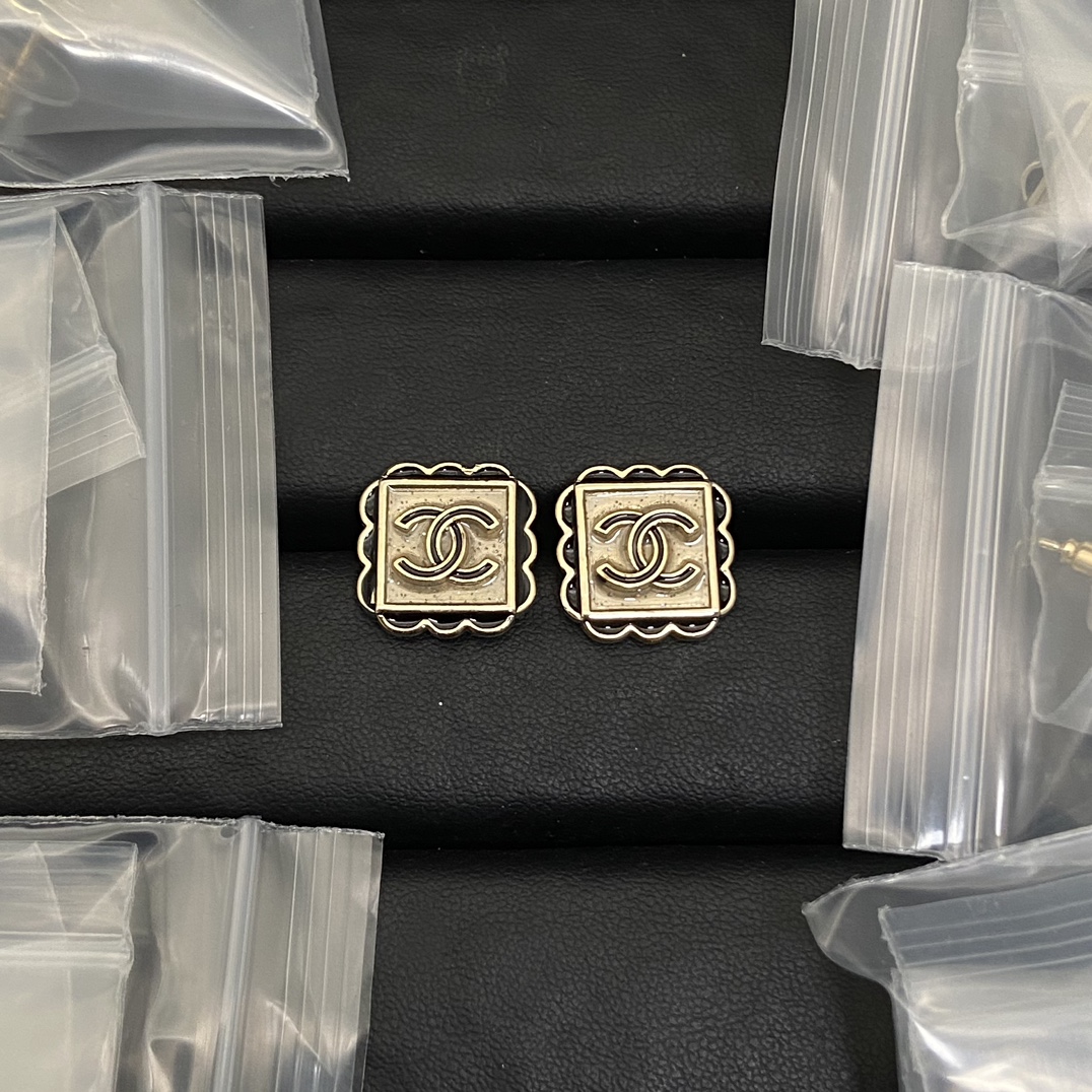 Chanel Earring 064