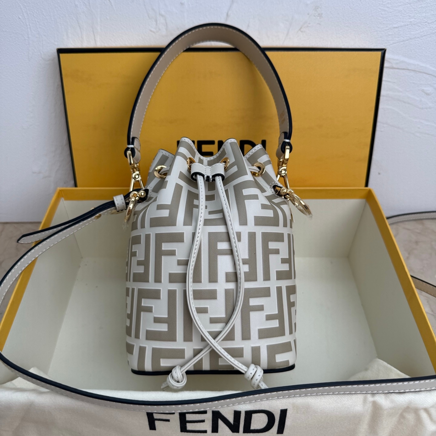 Fendi Shoulder Bag Ladies' Favorite