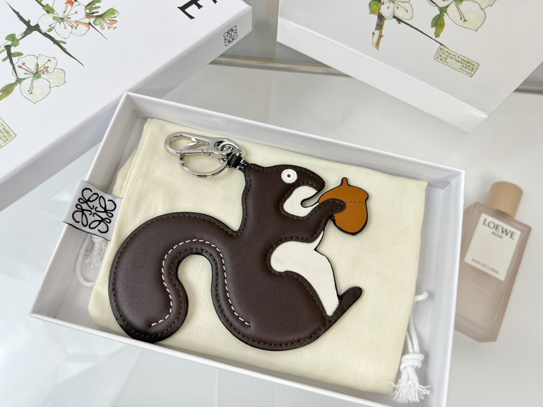 Loewe Key Chain Squirrel Charm Imported Calfskin Keychain Pendant Accessories