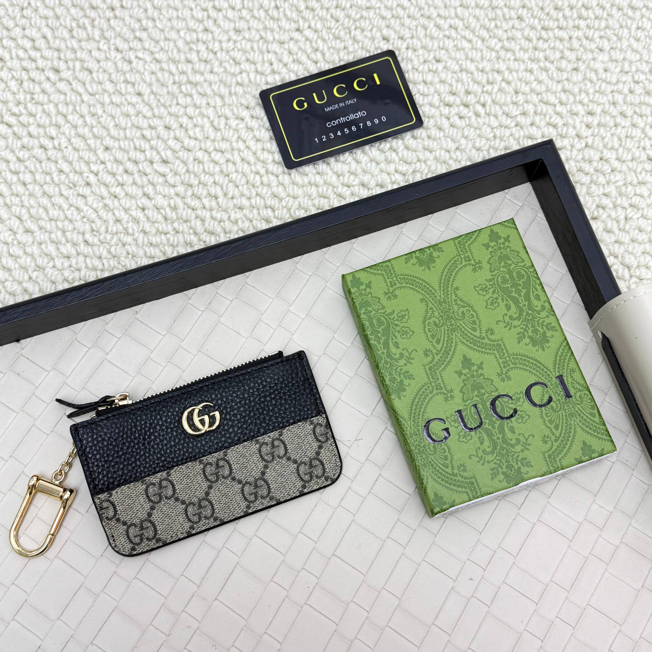 Gucci Card Holder Wallet 701070