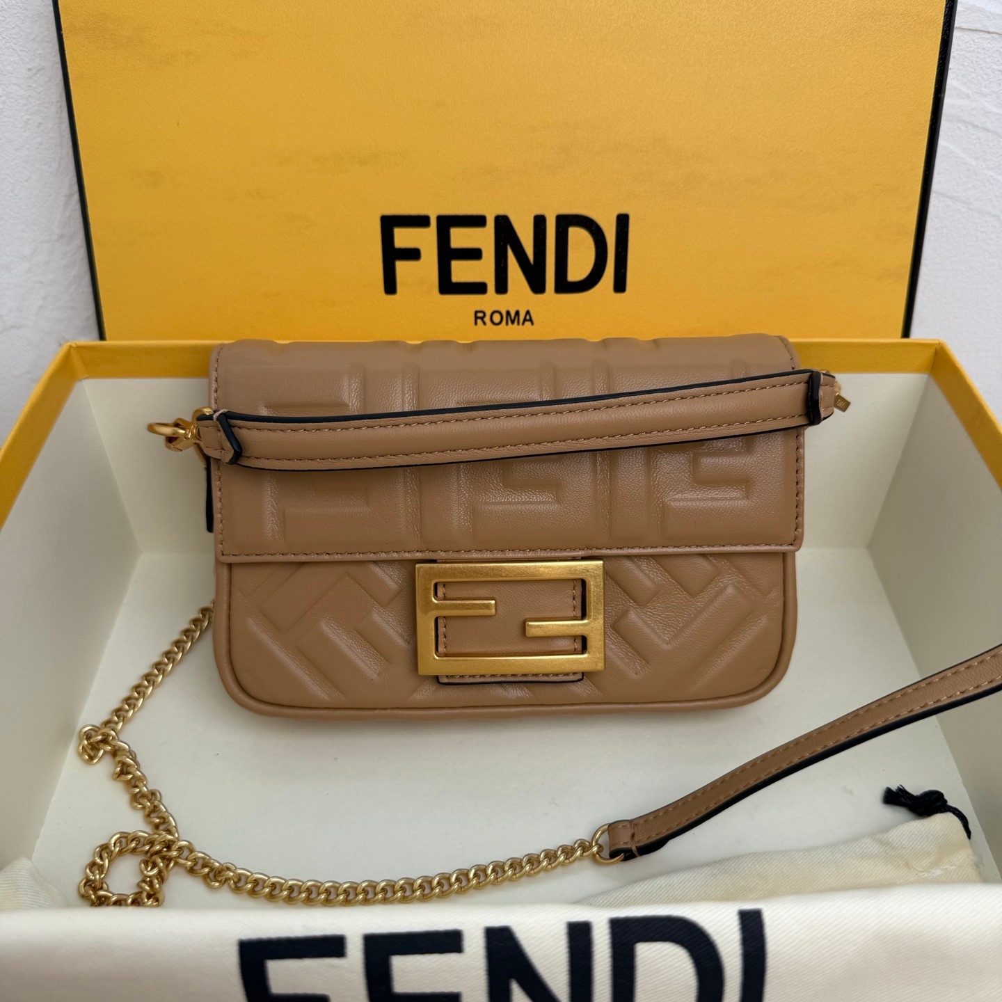 Fendi Shoulder Bag Ladies' Favorite