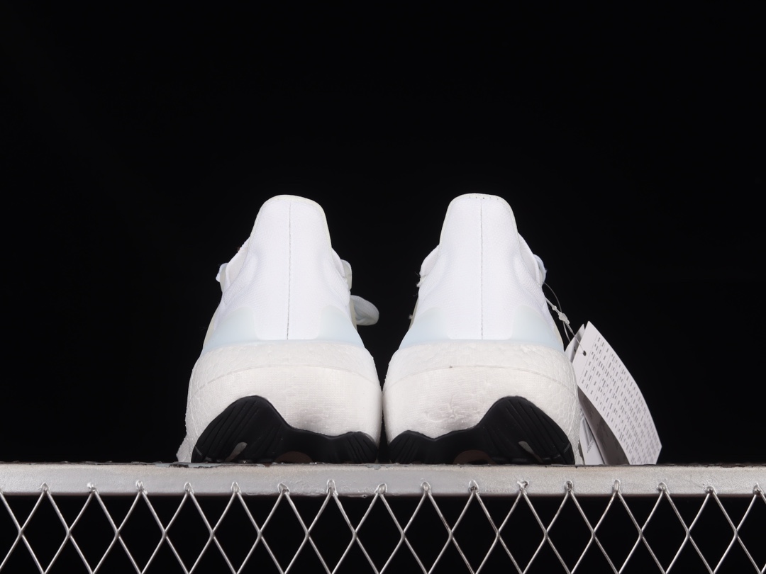 Ad Ultra Boost Light 23 GY9352 XM542