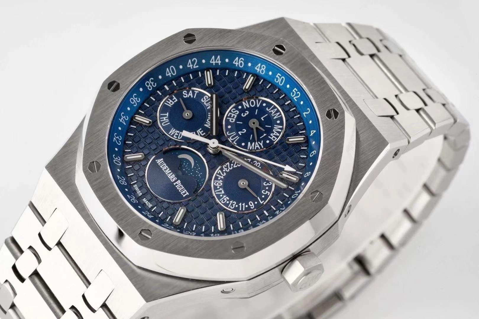 Audemars Piguet ROYAL OAK 26574 41mm