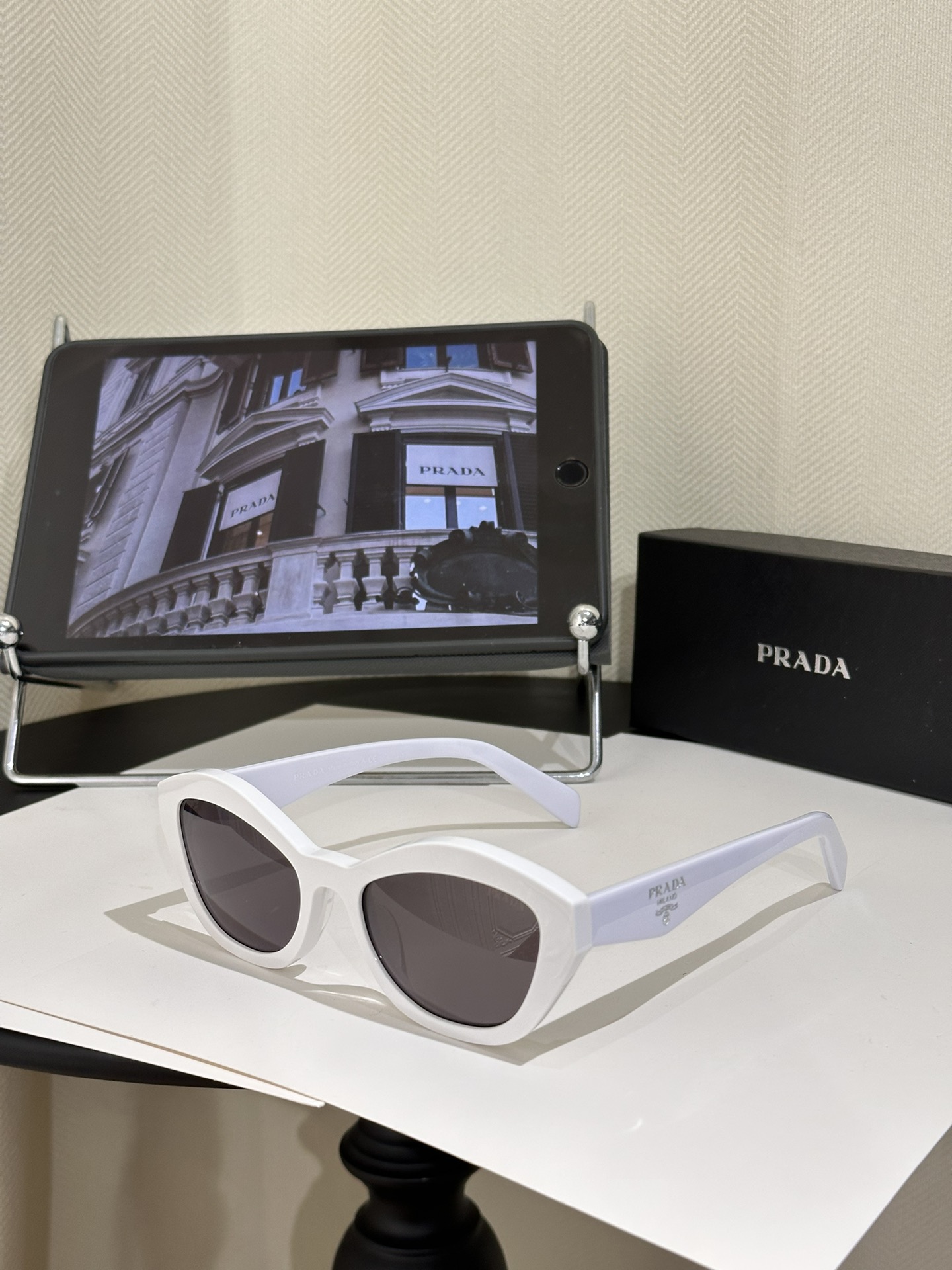 Prada Sunglasses SPRA02S SM031