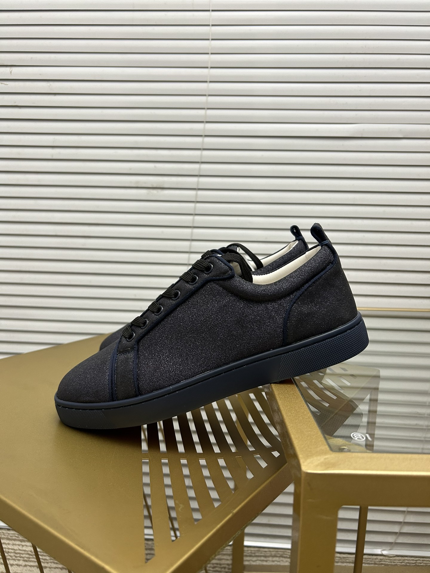 Christian Louboutin 032 Casual shoes HL003