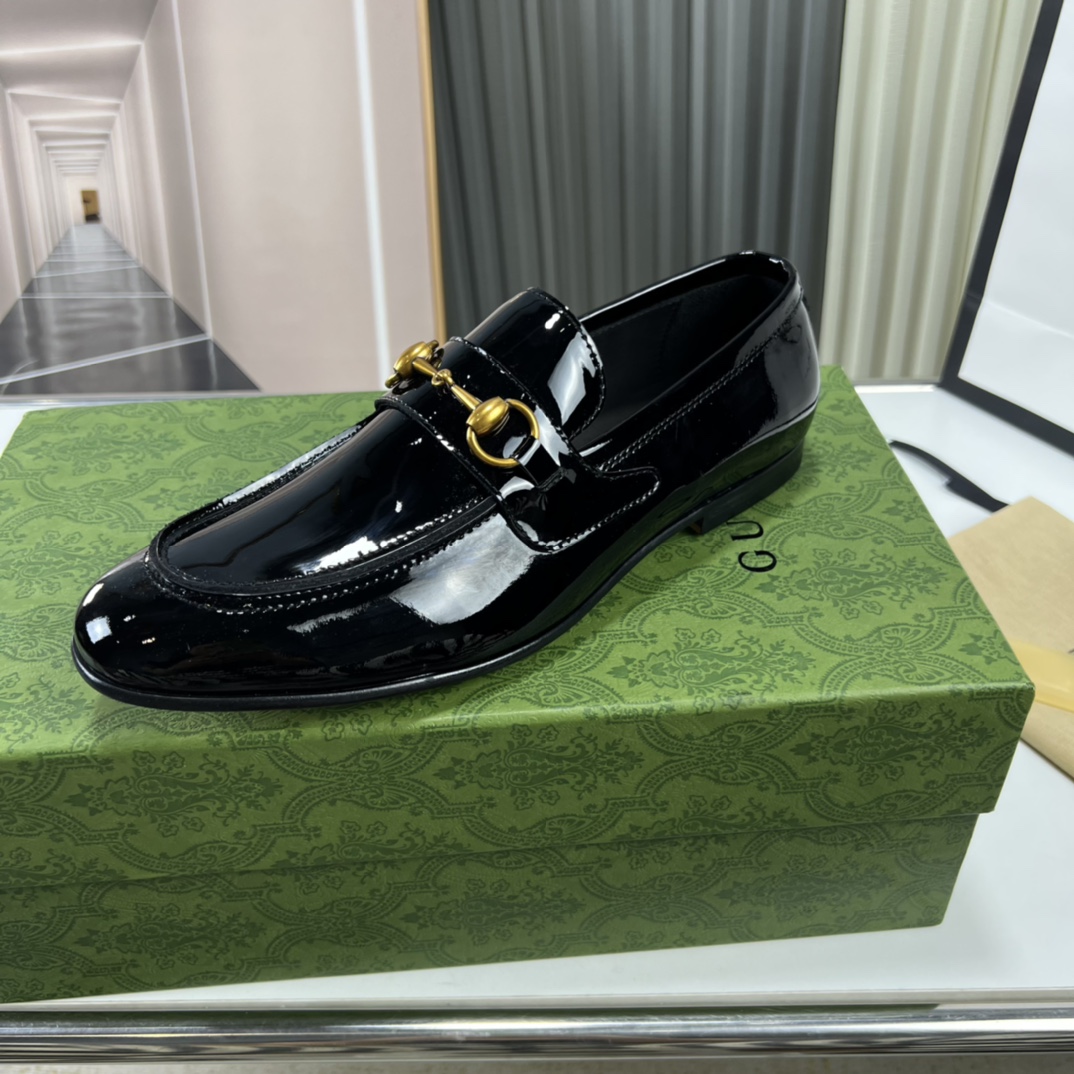 Gucci 024 Casual shoes XM053