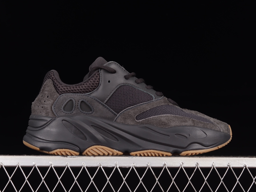 Yeezy Boost 700  Utility Black  FV5304