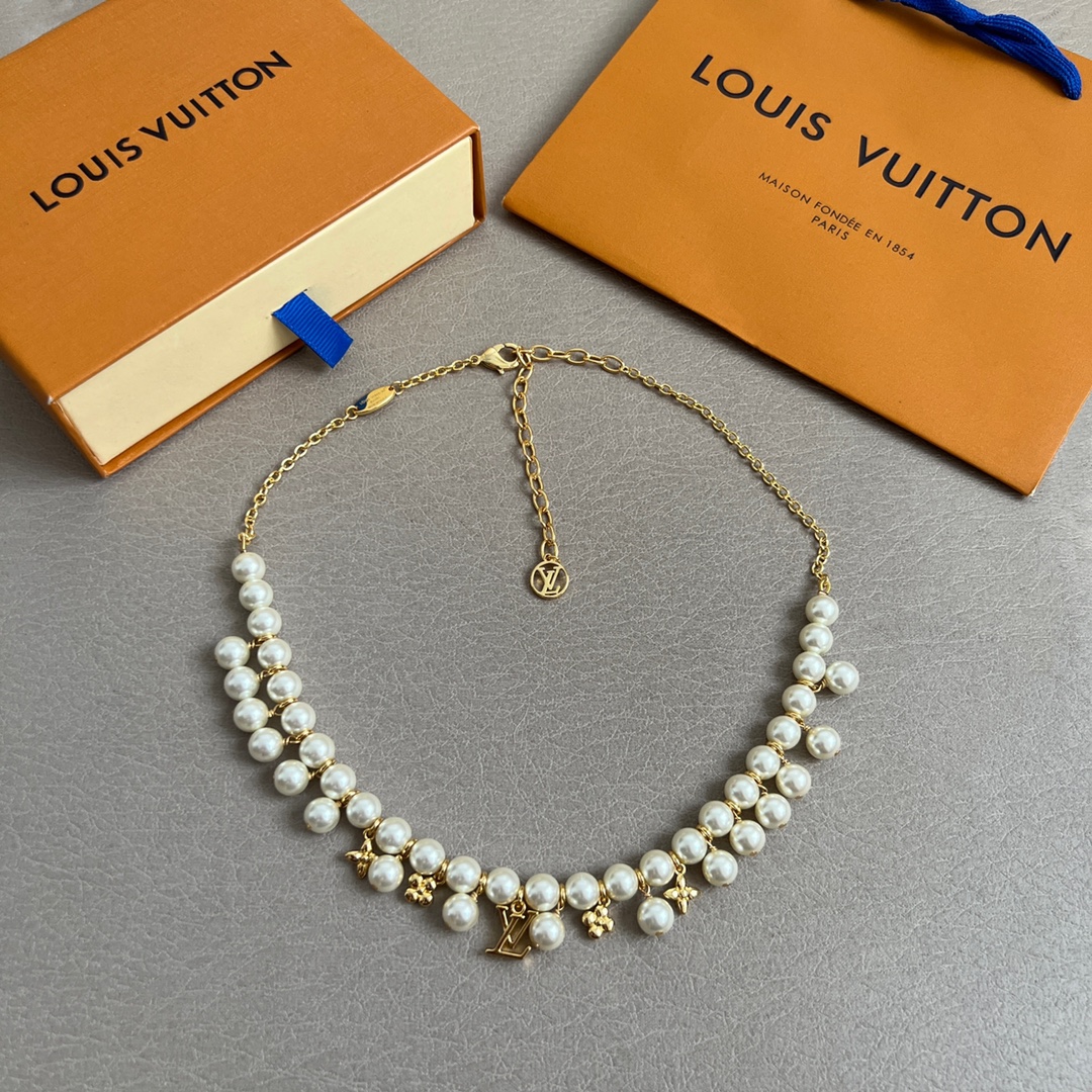 Louis Vuitton Jewelry Necklace  Unique design retro avant-garde