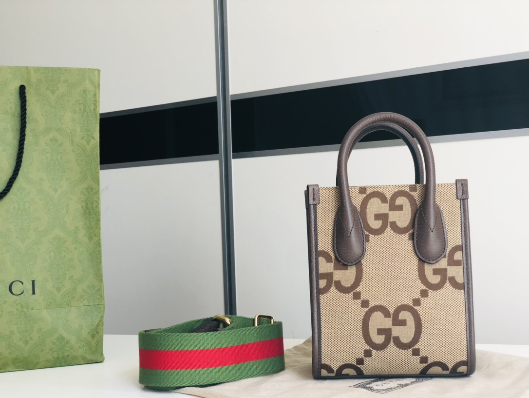 GUCCI Mini tote bag with Interlocking G 671623