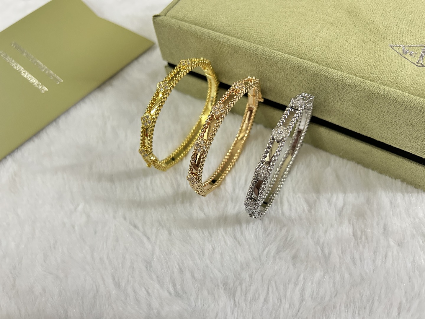 Van Cleef & Arpels Jewelry Bangle  Kaleidoscope narrow bracelet