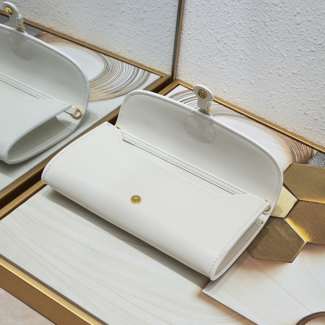 Dior Bobby East-West Bag 7705 XB061 21.5cm