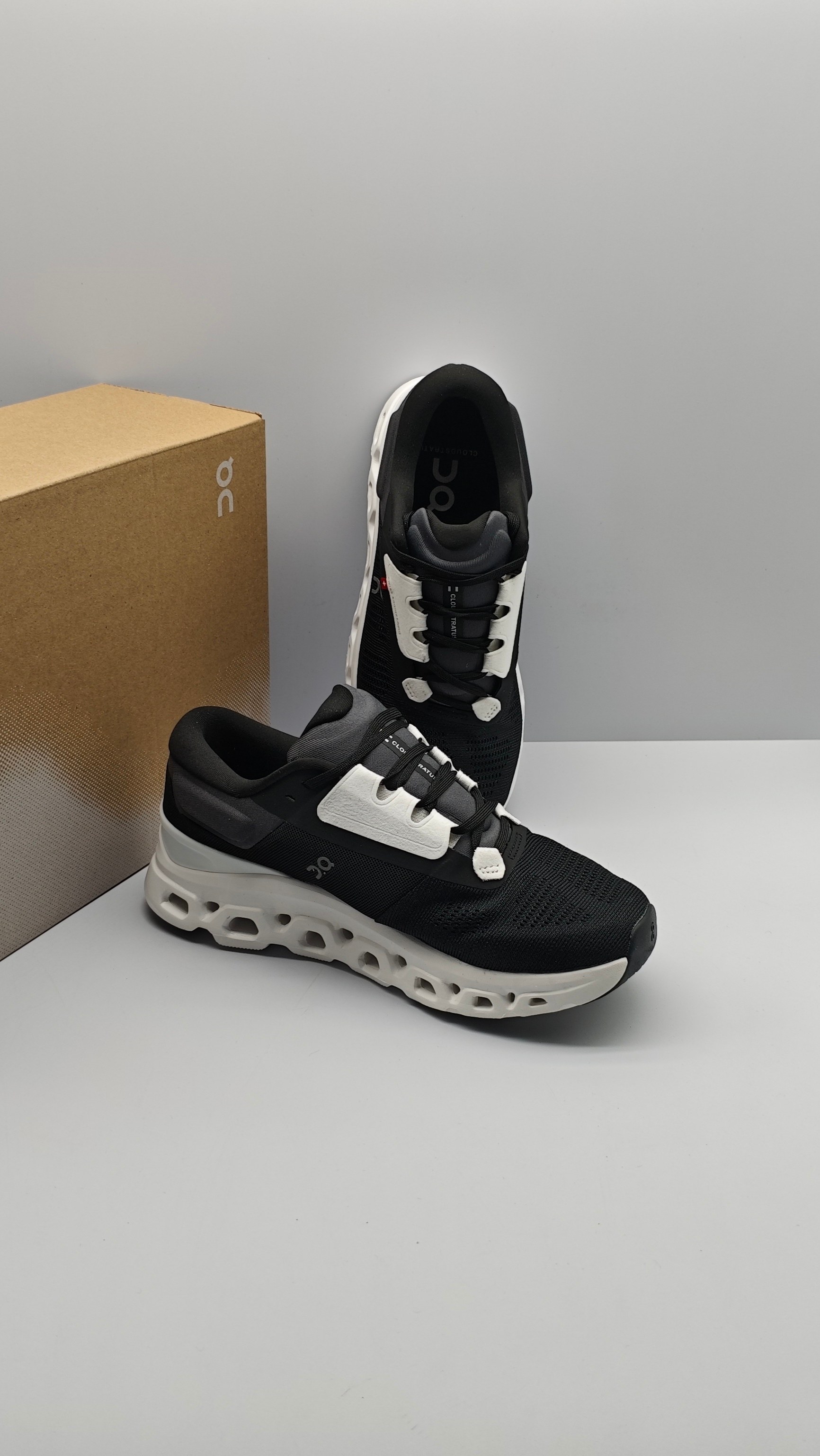 On Cloud Sneakers Sports shoes ON Cloudstratus 3