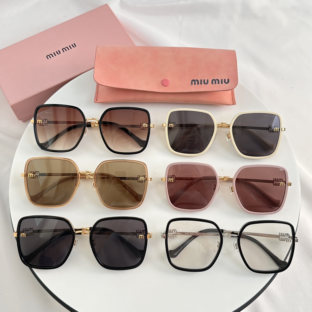 Miu Miu Sunglasses SMU 256YS SM061