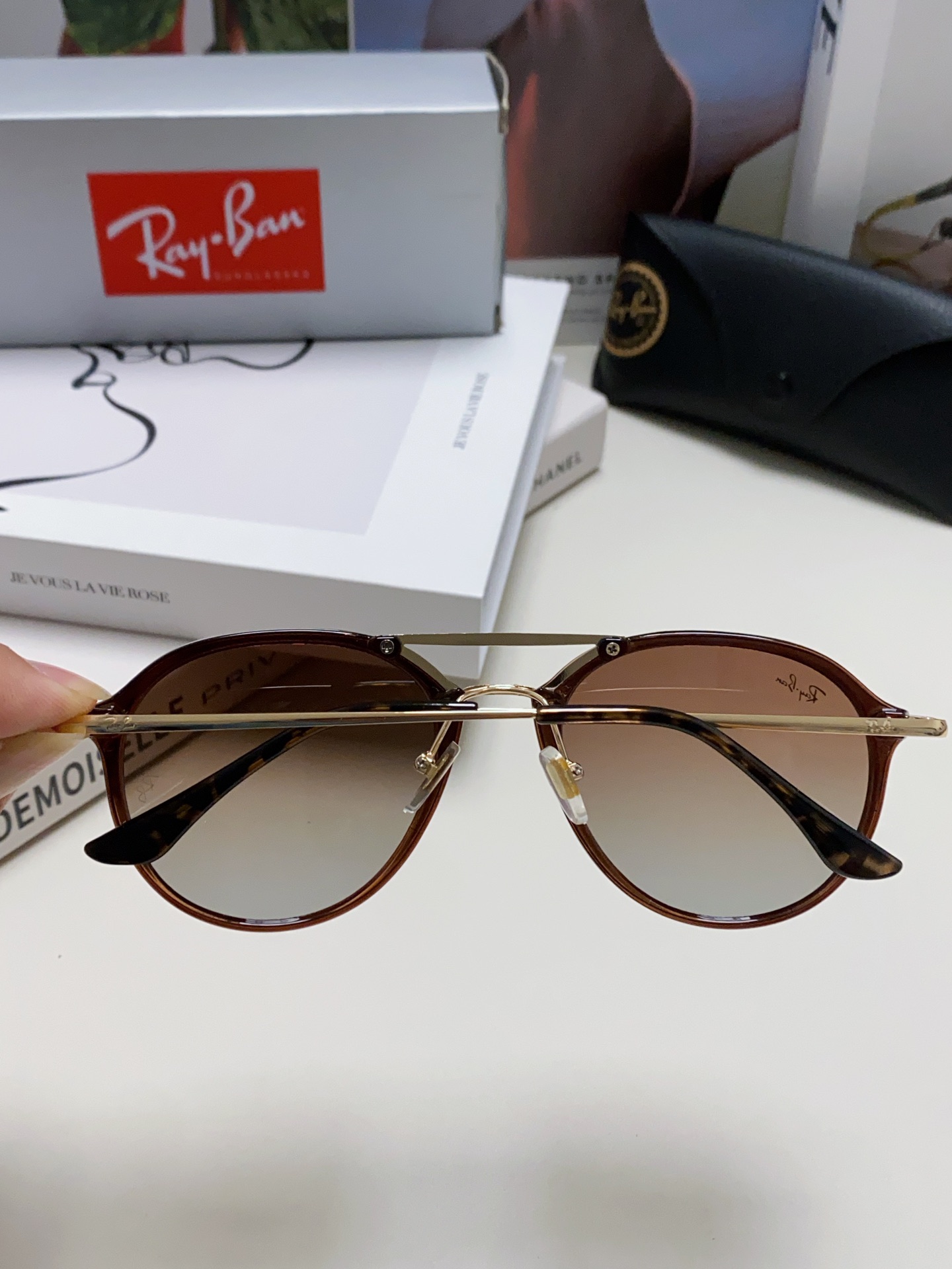 Ray-Ban Sunglasses RB4292