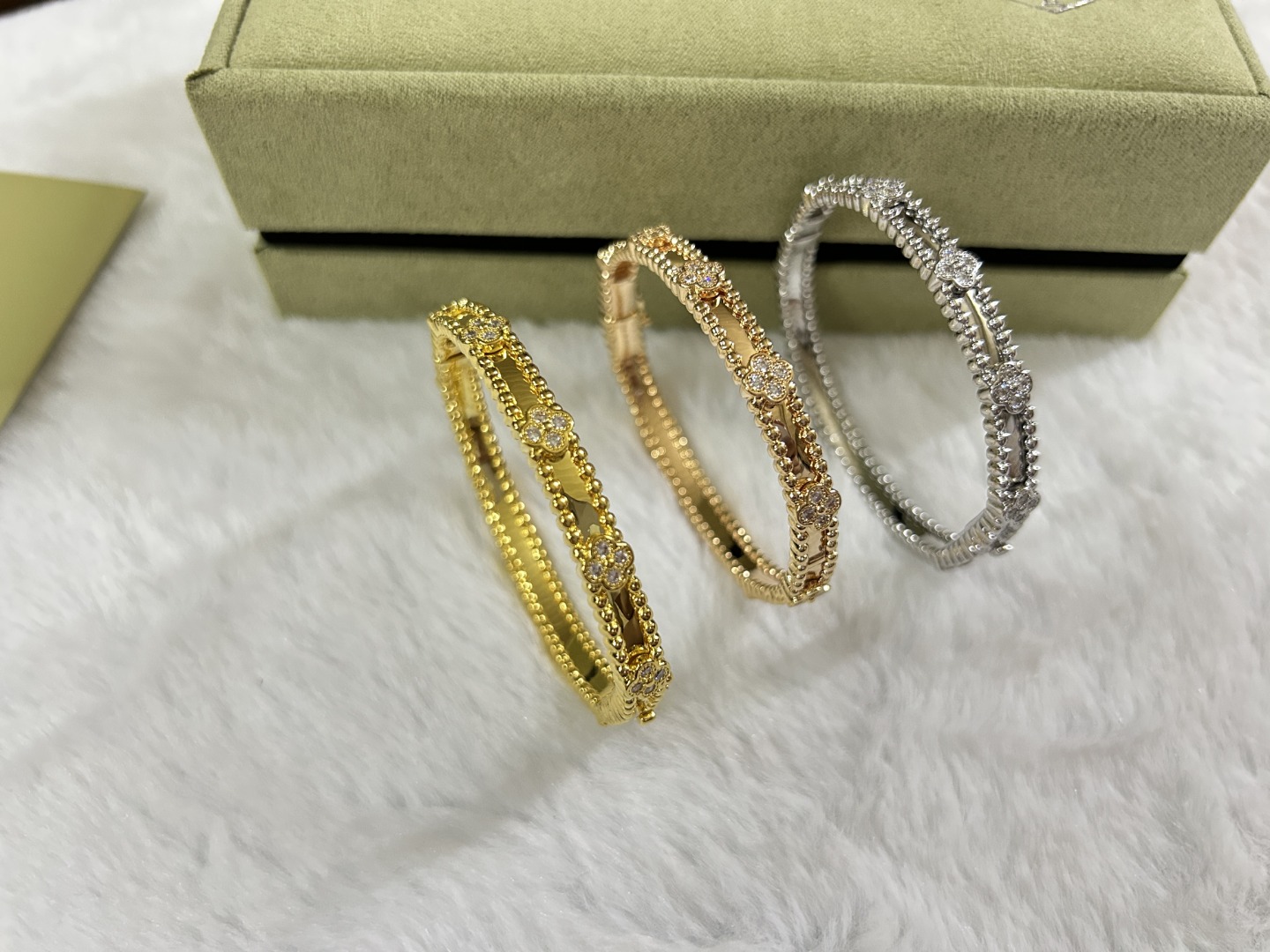 Van Cleef & Arpels Jewelry Bangle  Kaleidoscope narrow bracelet