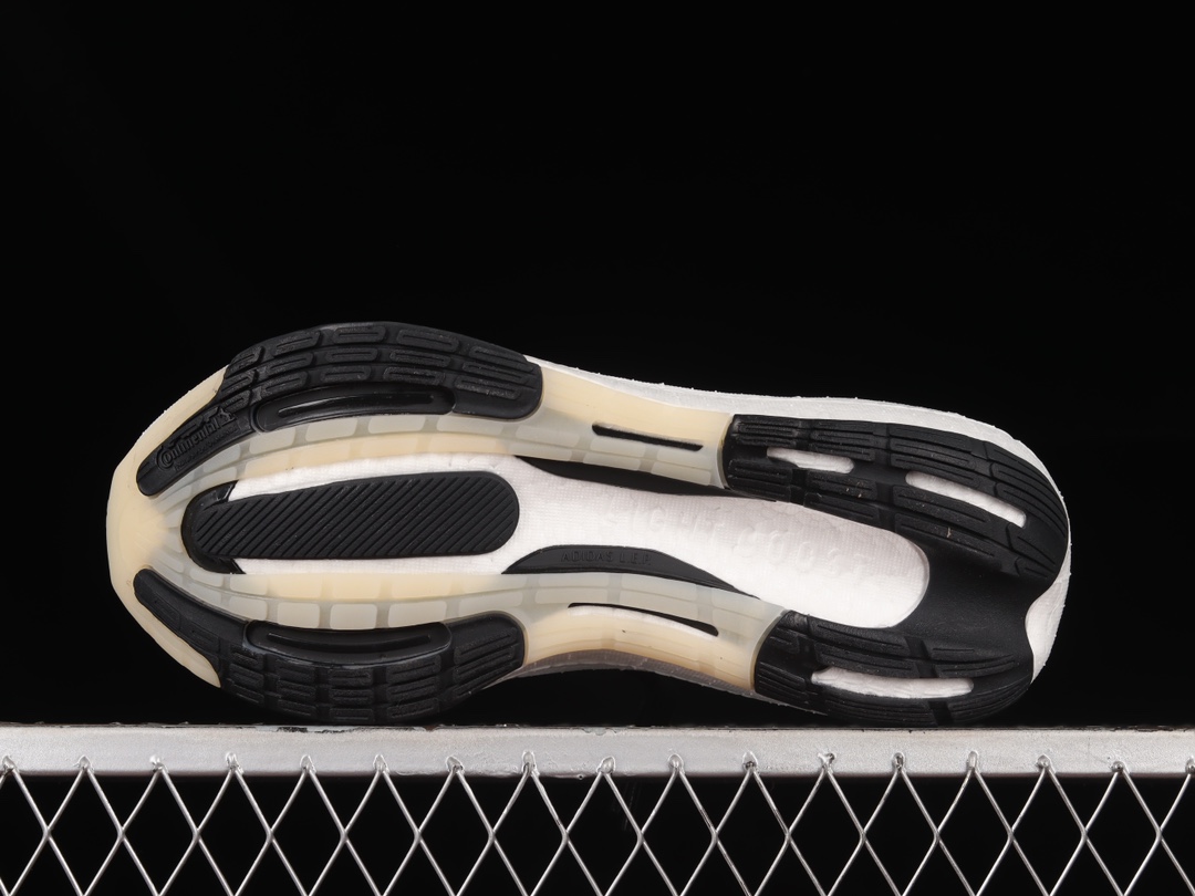 Ad Ultra Boost Light 23 GY9351 XM542