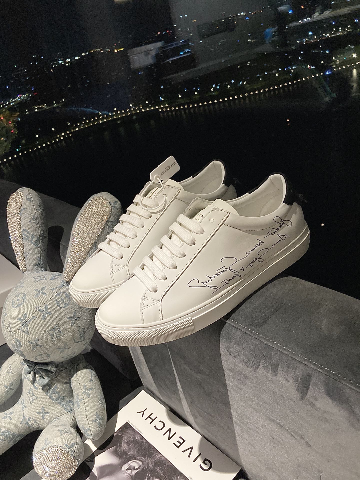 GIVENCHY 010 Casual shoes XM 013