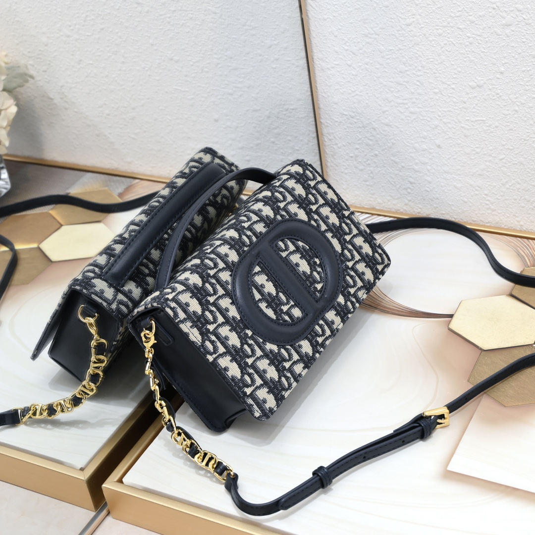 Dior CD Signature Mini Bag 5999 XB071 21cm