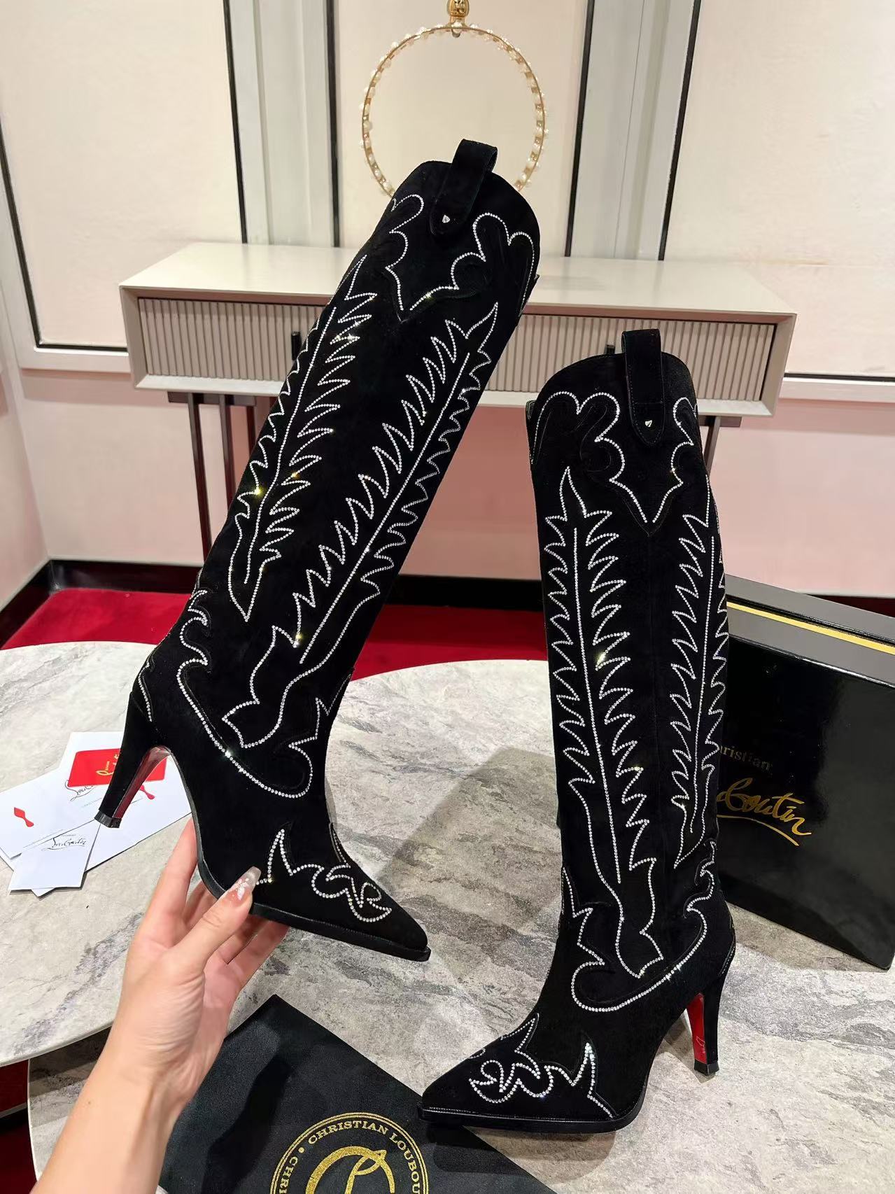 Christian Louboutin Boots 062 HL007