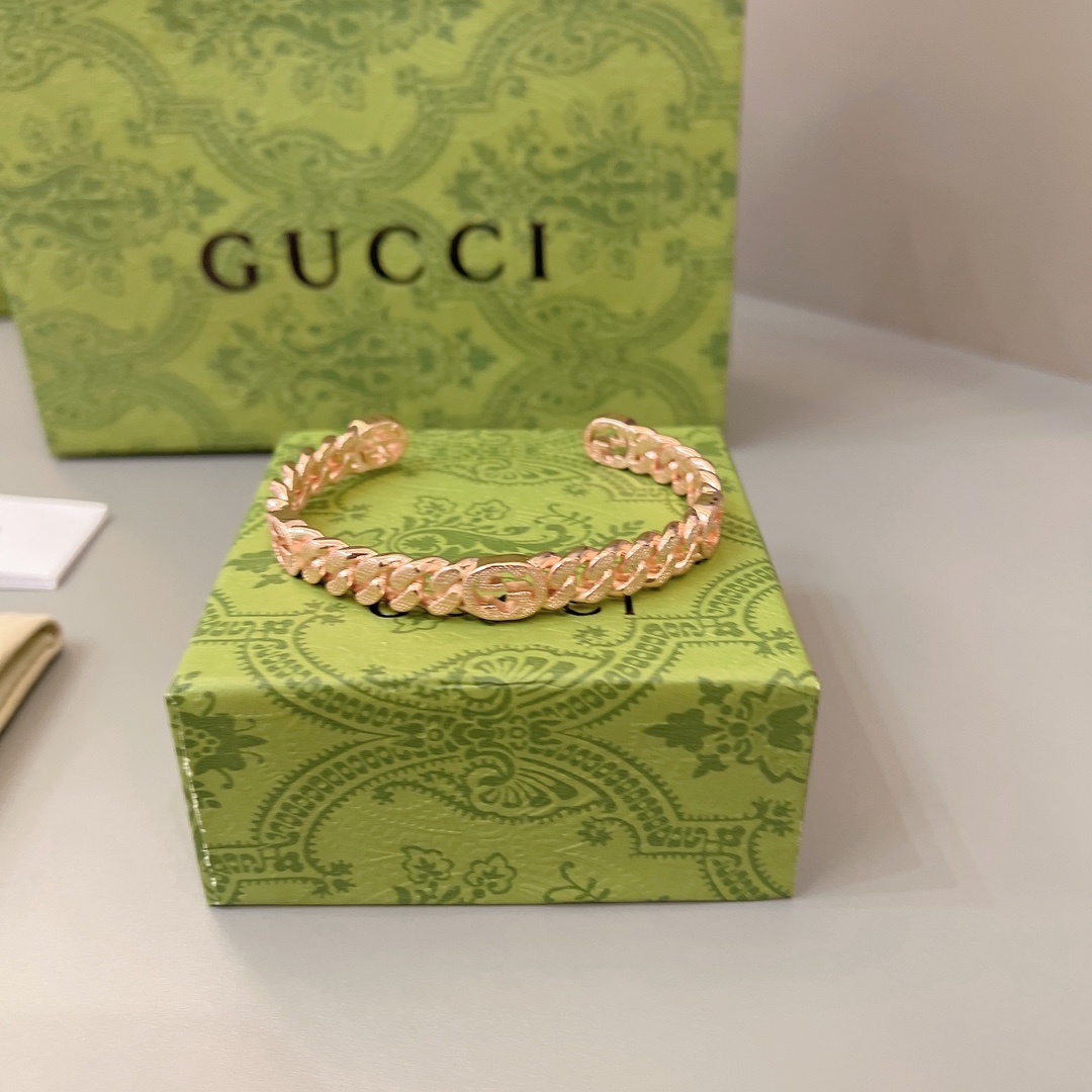 Gucci Jewelry Bangle Interlocking double G