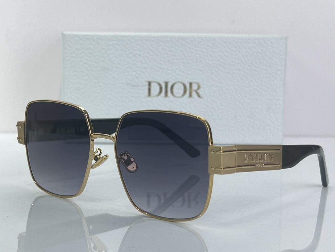 Dior Sunglasses SIGNATURE S4U SM041