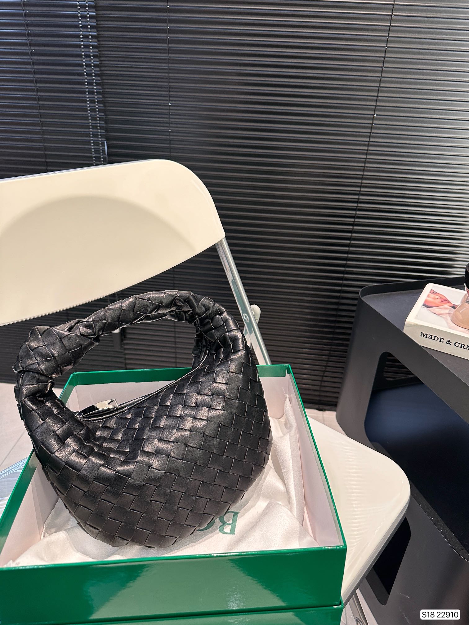 Bottega Veneta Handbag 22910 DB551 27cm