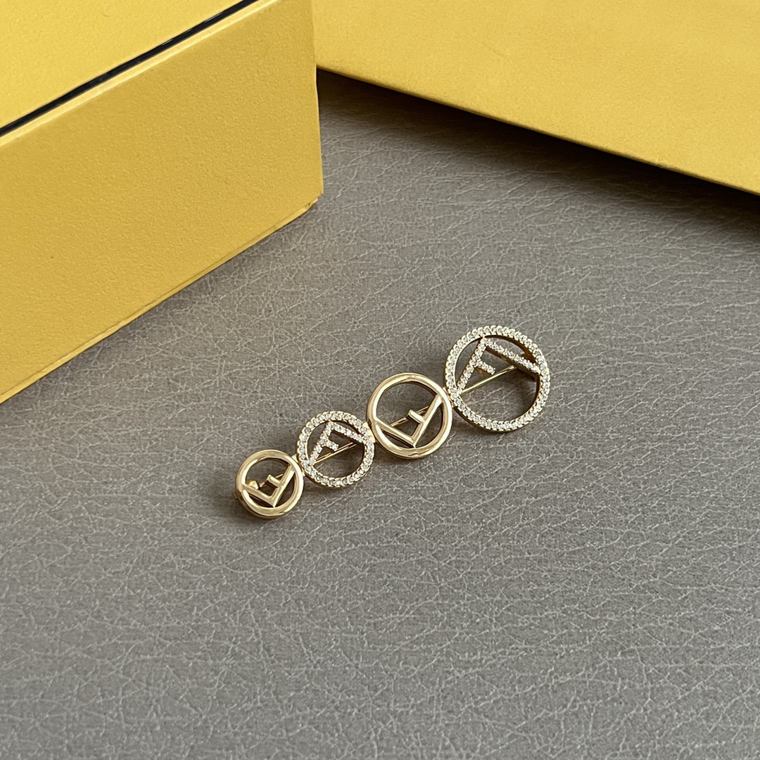 Fendi Jewelry Brooches letter four-ring velcro