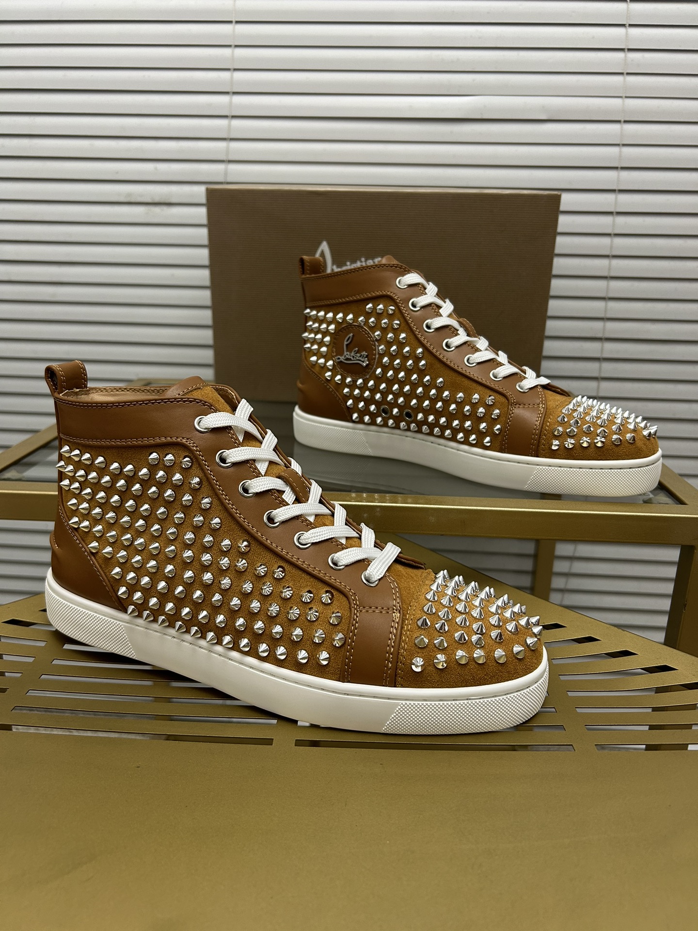 Christian Louboutin 030 Casual shoes HL003
