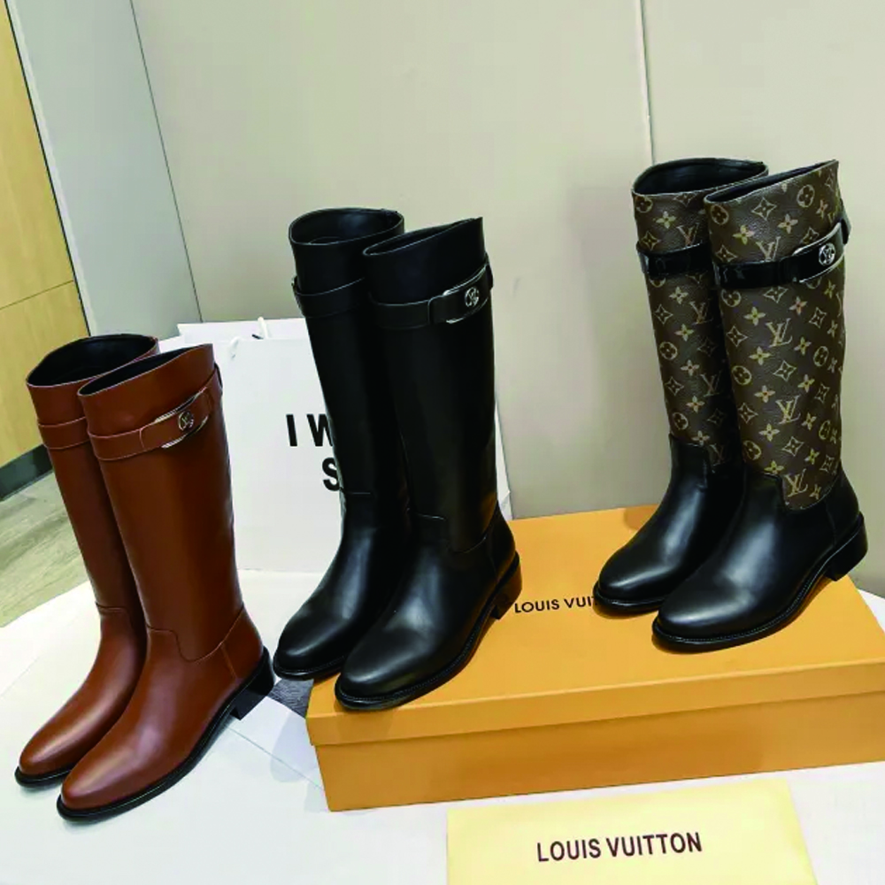 LV 004 boots XM093