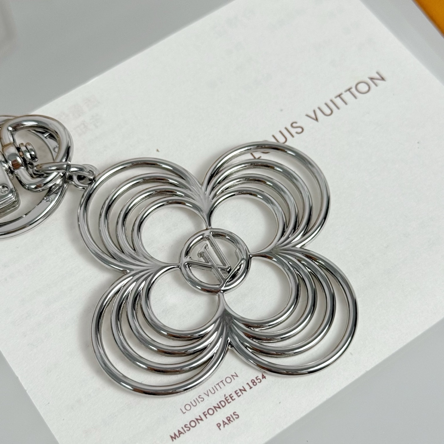 Louis Vuitton Key Chain Breeze Wire Floral Keychain Accessories