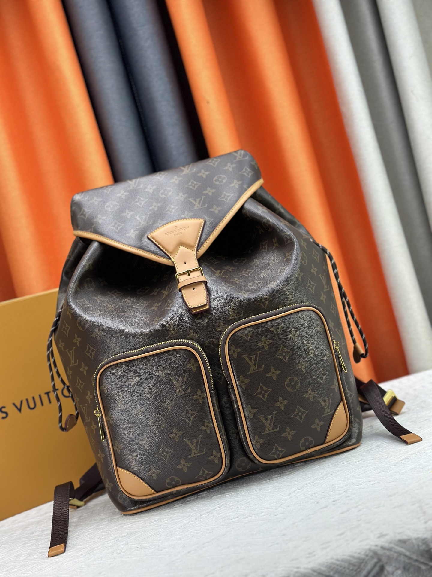 LV Montsouris Cargo Backpack M14015 KA012 40cm