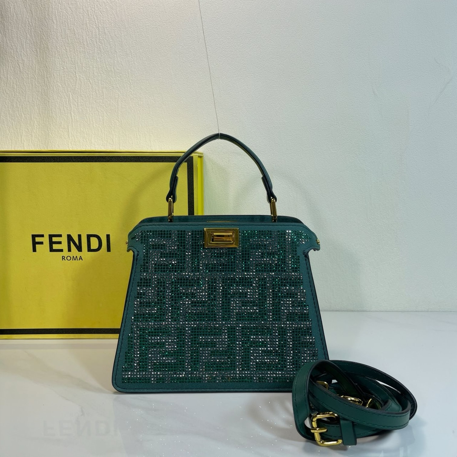 Fendi Bag Peekaboo ISeeU Top Handle Bag