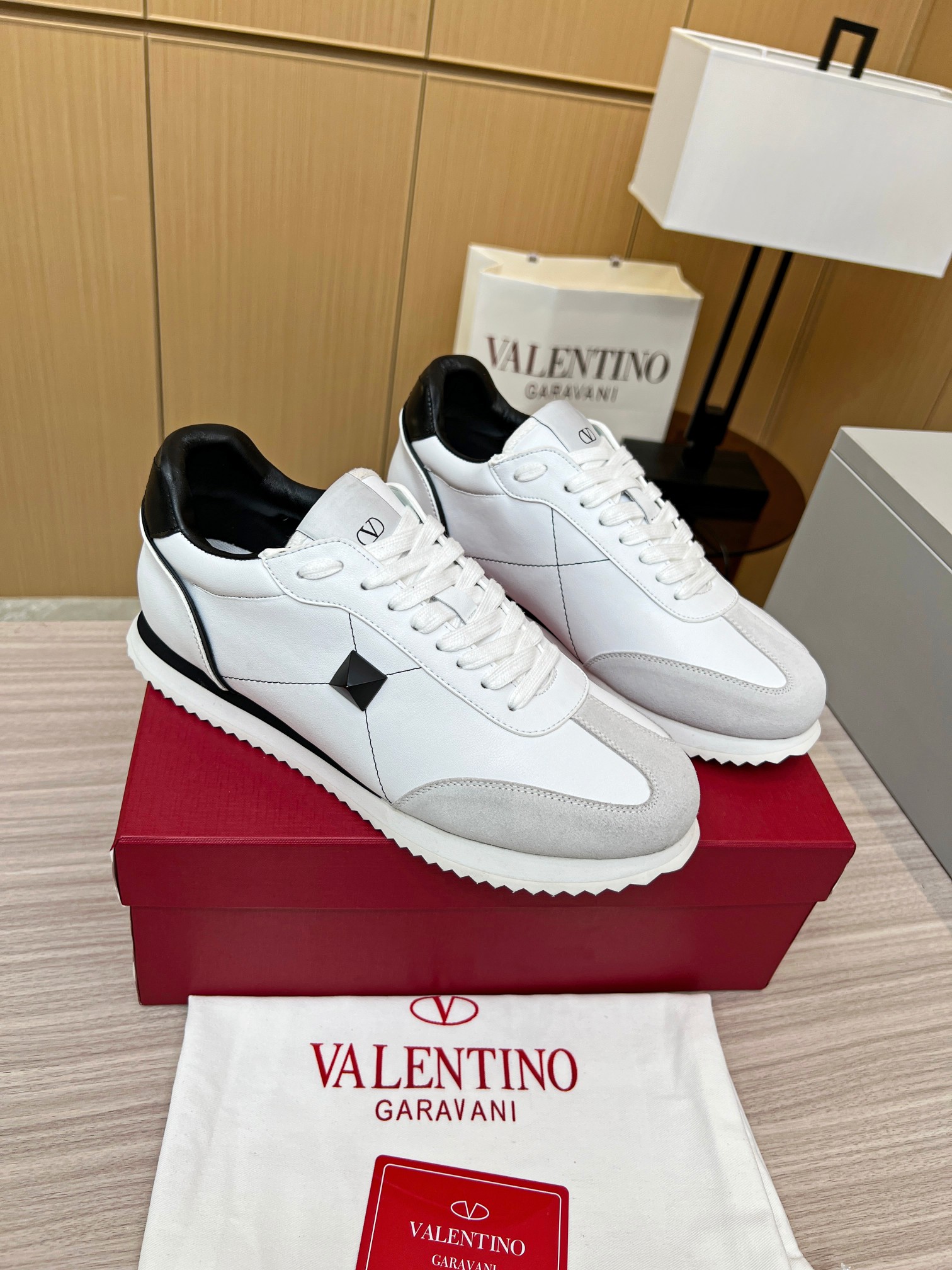 Valentino 001 Casual shoes XM 092