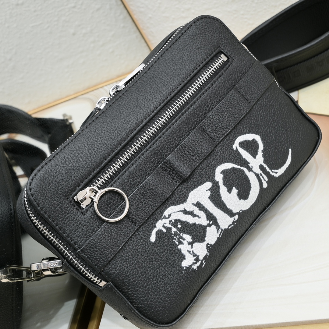 Dior Safari Messenger Bag 1050 XB022 22cm